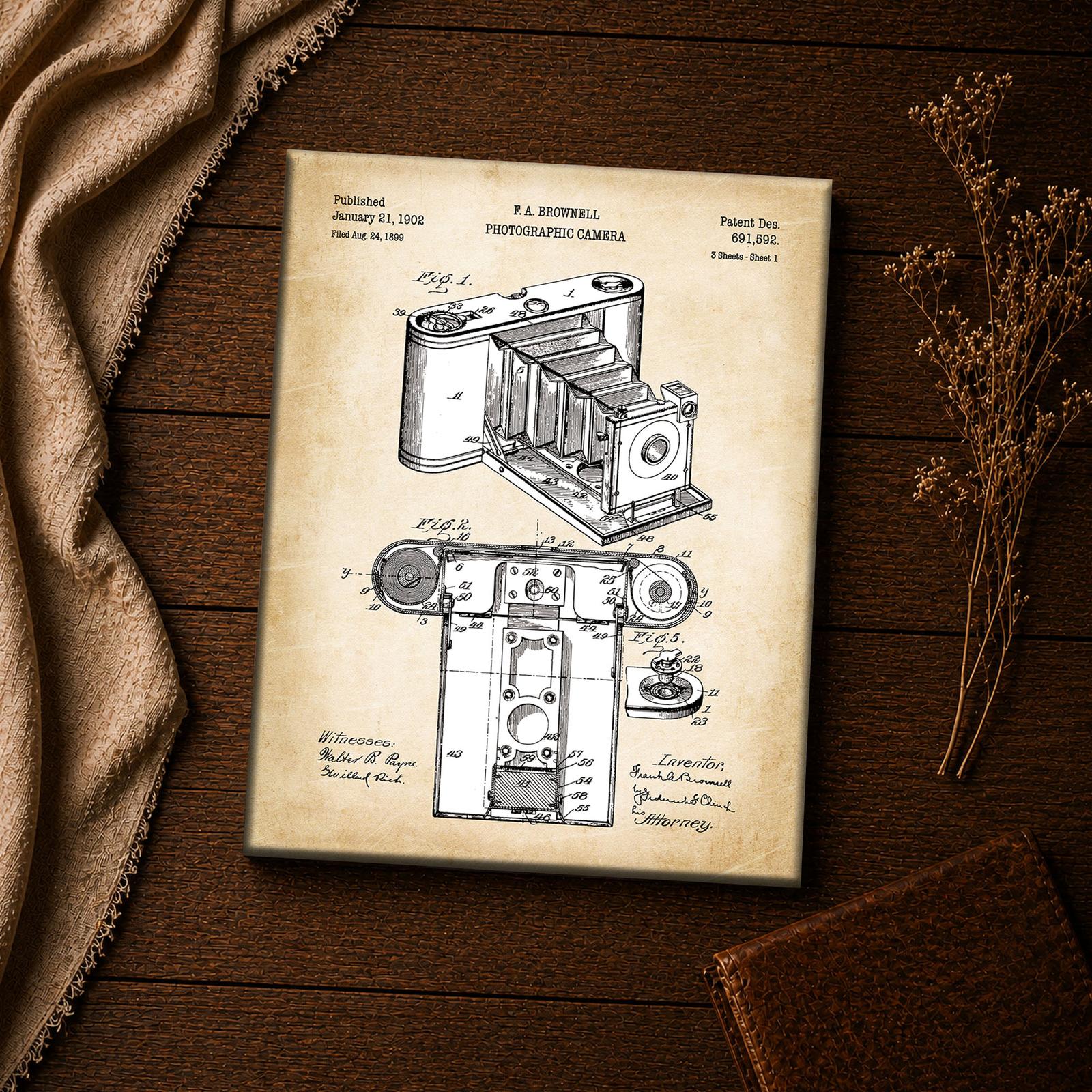 Folding camera patent canvas, close-up of the bellows linework